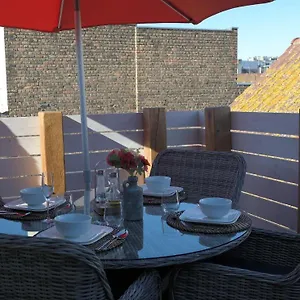 Appartement The Rooftop - A Trendy New With Airconditioning, Large Terrace & Free Parking, Ostende